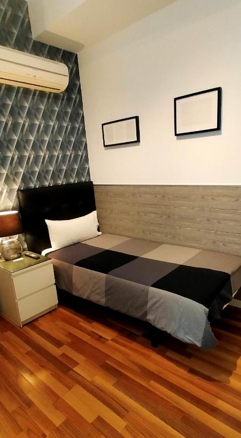 Single Rooms Madrid Exterior photo