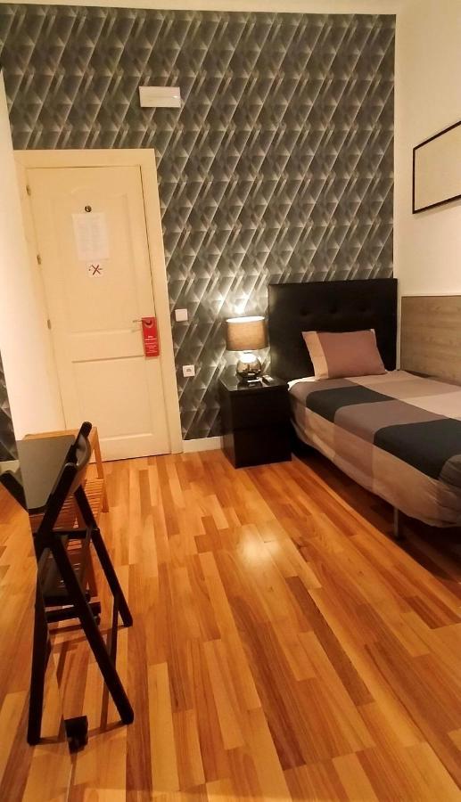 Single Rooms Madrid Exterior photo