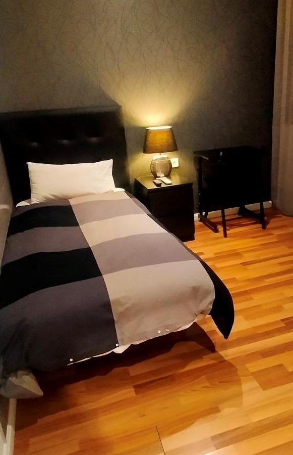 Single Rooms Madrid Exterior photo